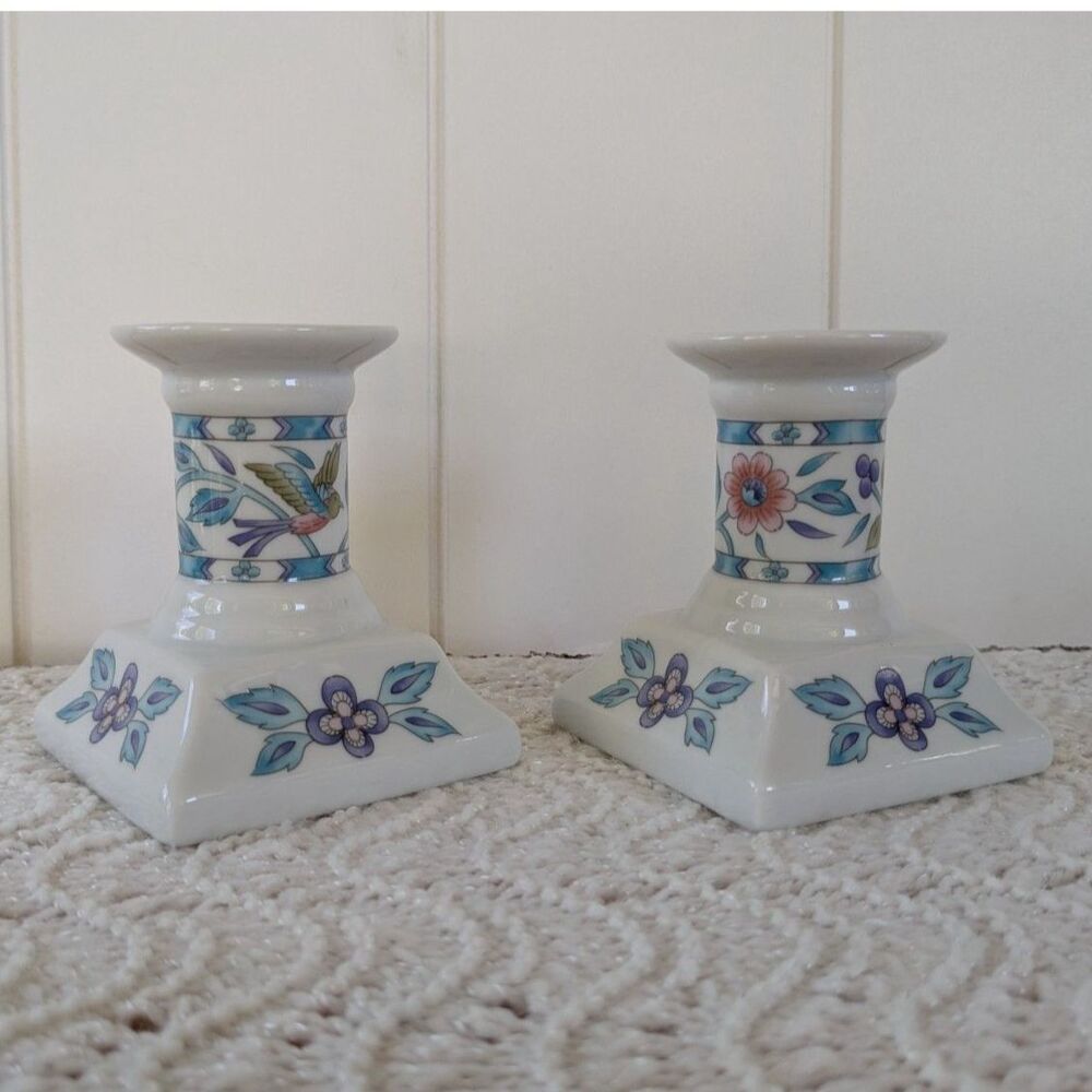Pair of ceramic tapered candlestick holders - Birds, flowers - Made in Japan